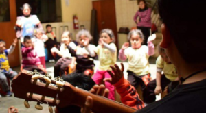 Lee más sobre el artículo Guitarra en el colegio